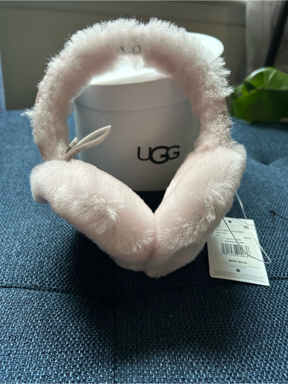 NWT UGG Classic Non-Tech Genuine Shearling Earmuffs in Pink Cloud OS